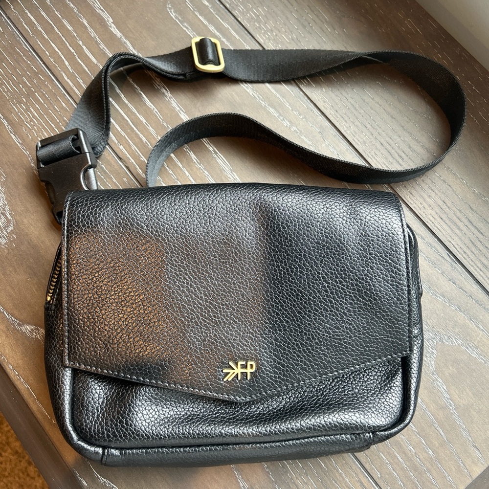 Freshly Picked Classic Park Pack Black with Gold Hardware